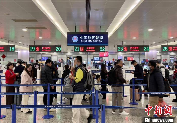 自春运开启至26日近140万人次中外旅客从上海空港口岸出入境