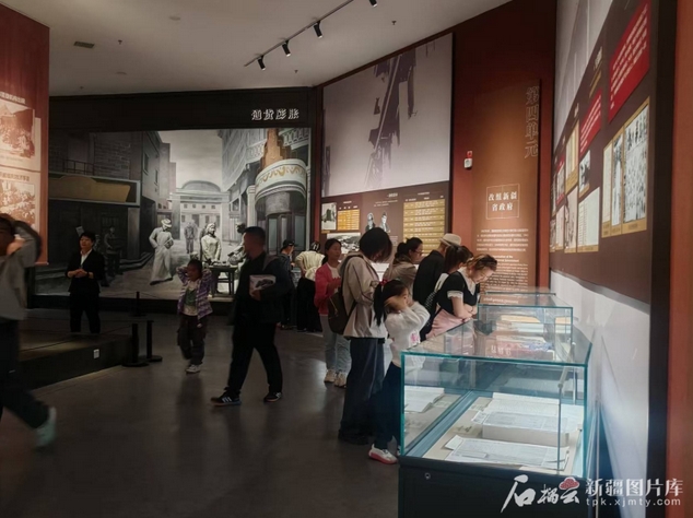 “五一”假期新疆红色旅游火热升温